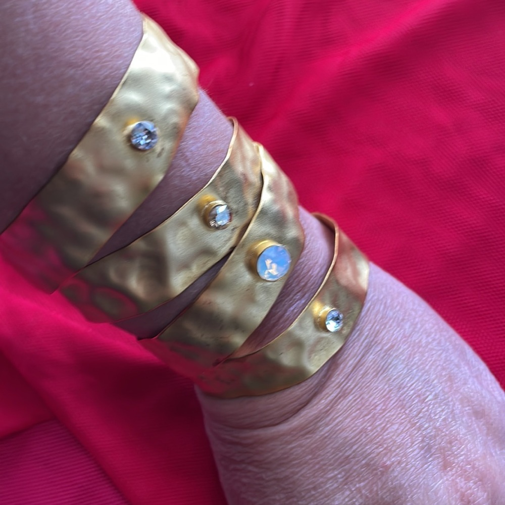 Cuff bracelet - Picture 2 of 3